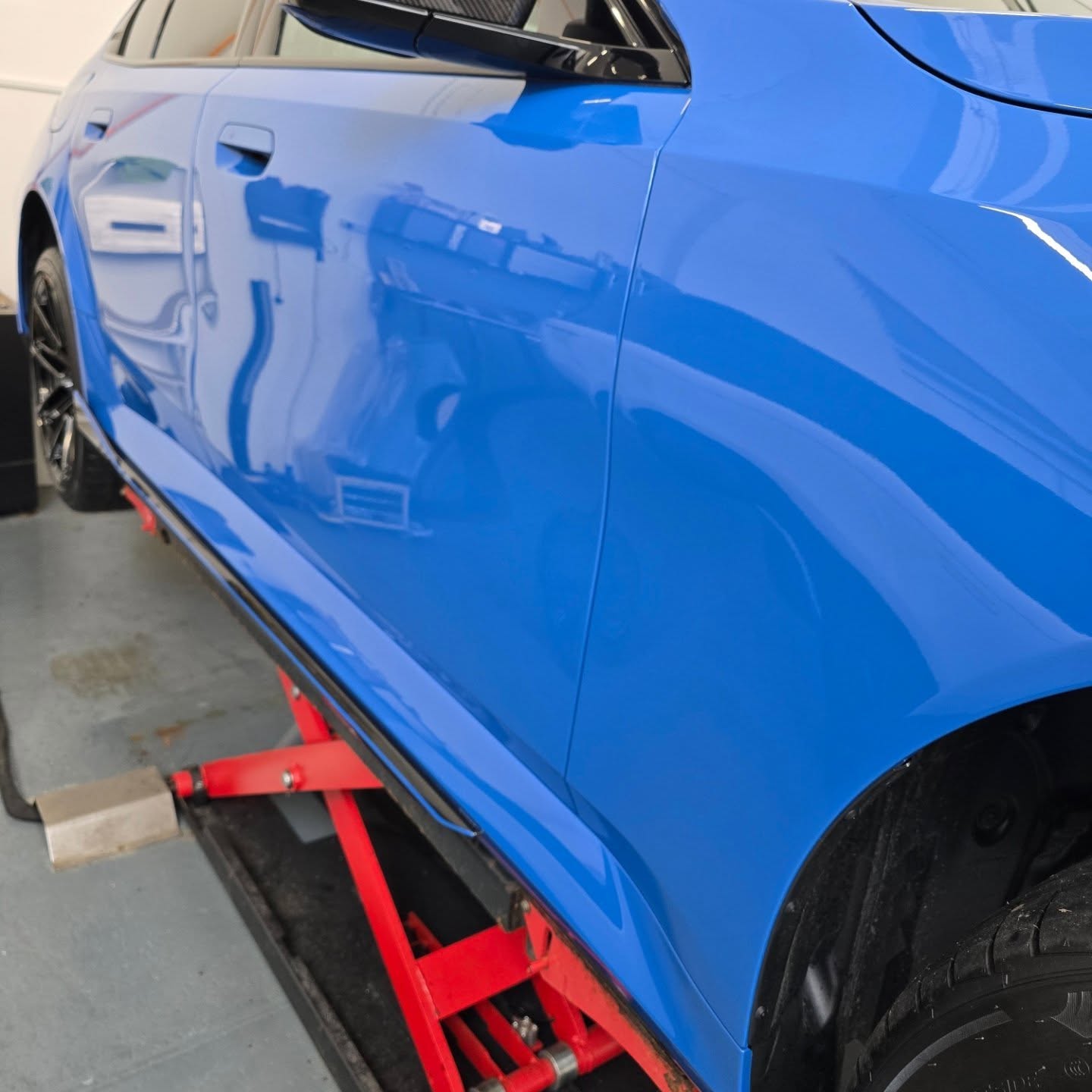 Ceramic detailing on blue car in Ireland